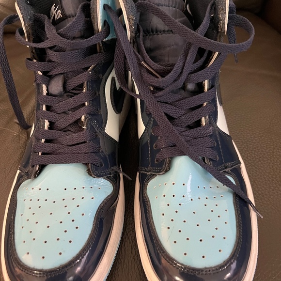 Nike Air Jordan 1 Mid Shoes Jordan 1 Retro High UNC Patent main image 5